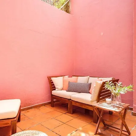 Spacious 3bed W Patio In Graca Lejlighed