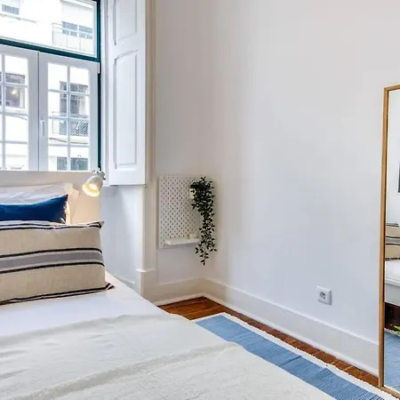 Spacious 3bed W Patio In Graca * Lisboa