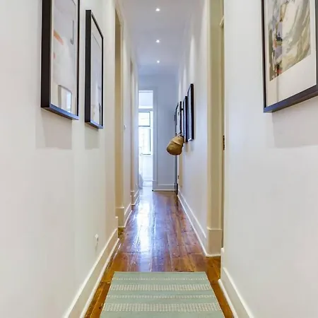 Spacious 3bed W Patio In Graca Apartman
