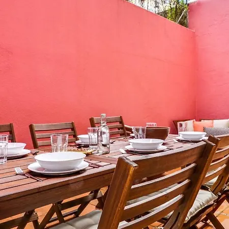 Spacious 3bed W Patio In Graca * Lisboa